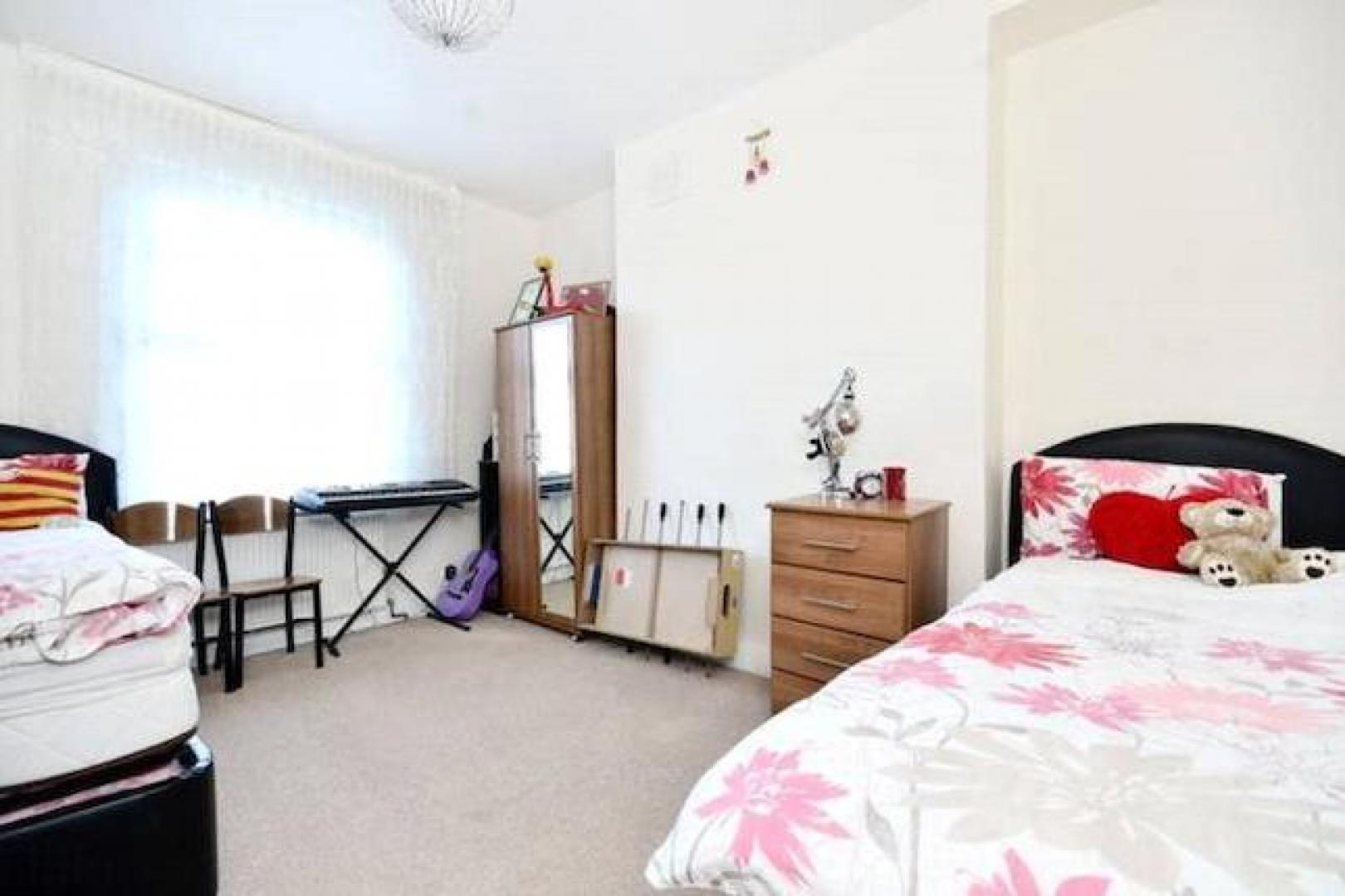 			New Instruction, 3 Bedroom, 1 bath, 1 reception House			 Tabley Road , HOLLOWAY/ TUFNELL PARK